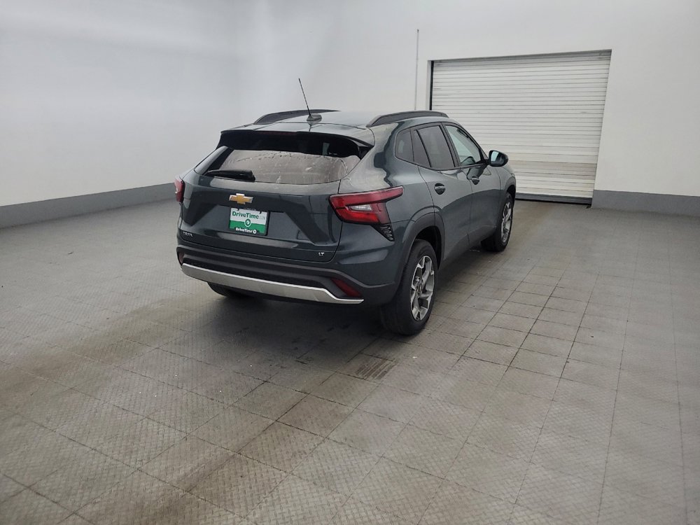 Used 2025 Chevrolet Trax LT FWD image 9
