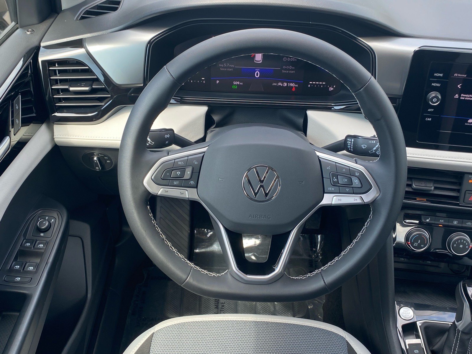 Certified 2025 Volkswagen Taos S AWD/4WD image 3