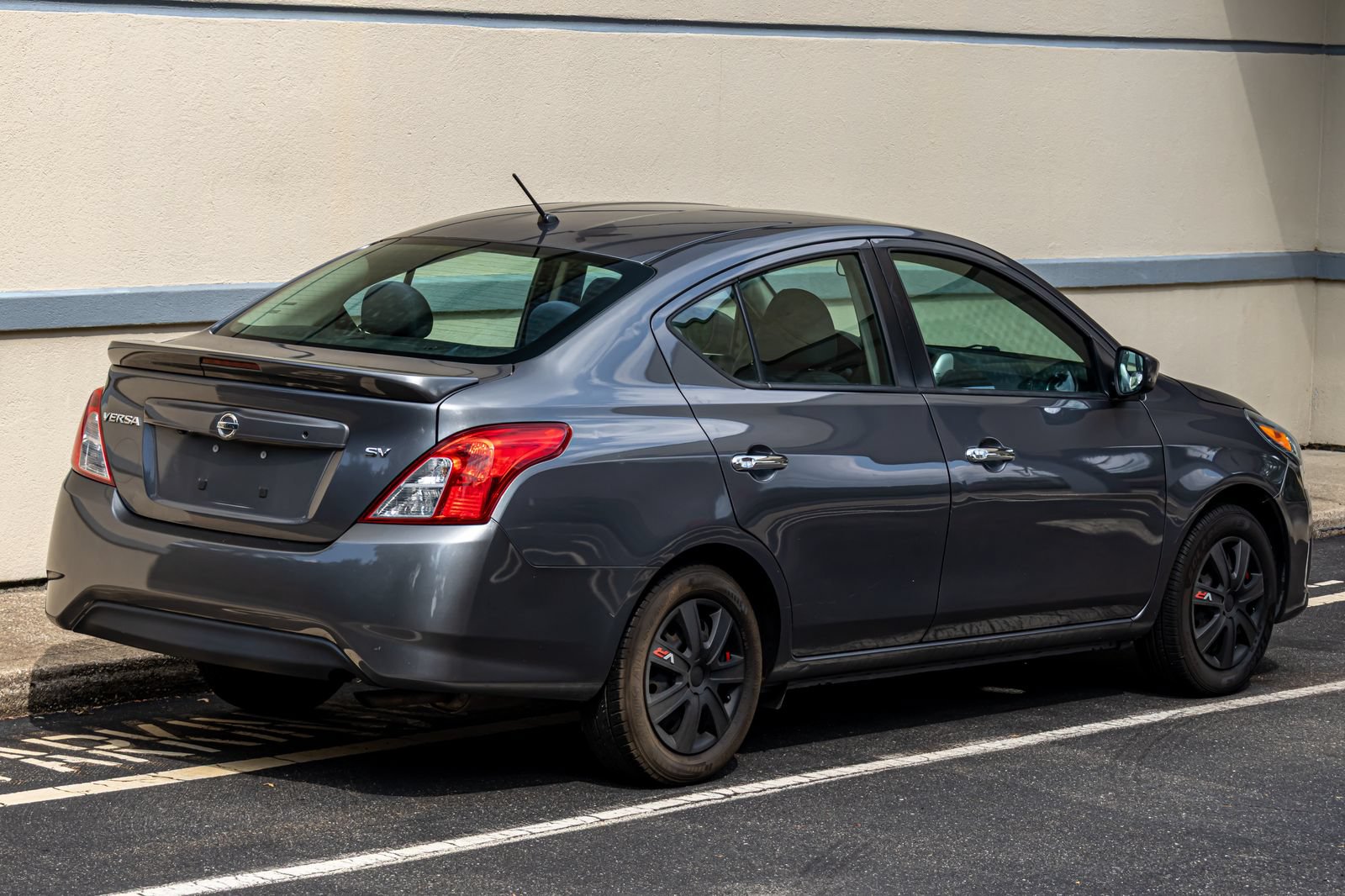 Used 2019 Nissan Versa SV FWD image 9