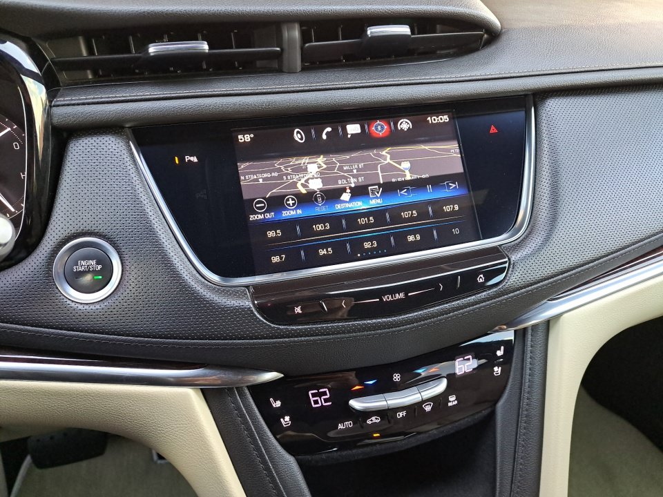 Used 2017 Cadillac XT5 Premium Luxury FWD image 28