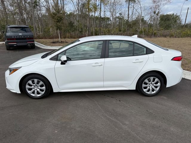 Used 2024 Toyota Corolla LE image 2