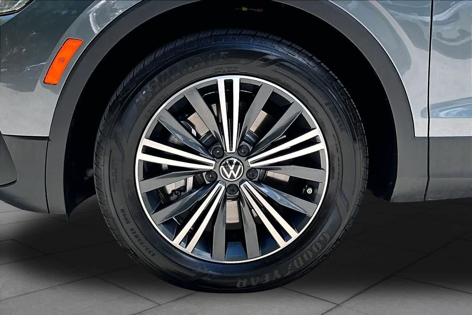 Used 2024 Volkswagen Tiguan Wolfsburg Edition FWD image 11