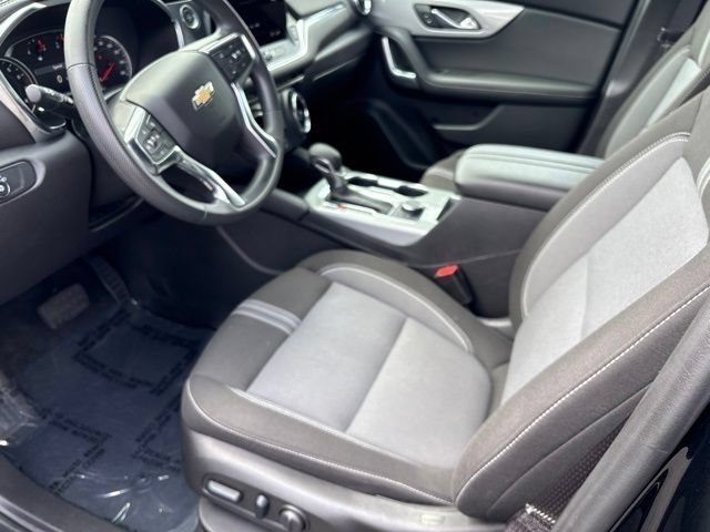 Used 2025 Chevrolet Blazer LT AWD/4WD image 16