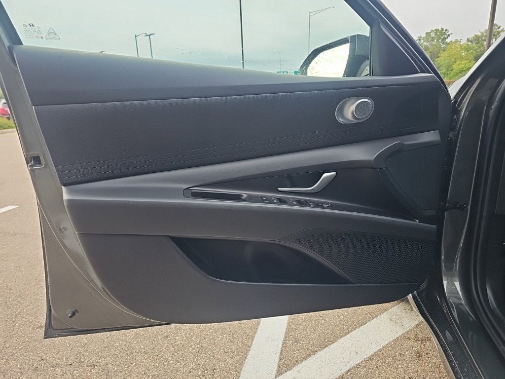 New 2026 Hyundai Elantra SE FWD image 10