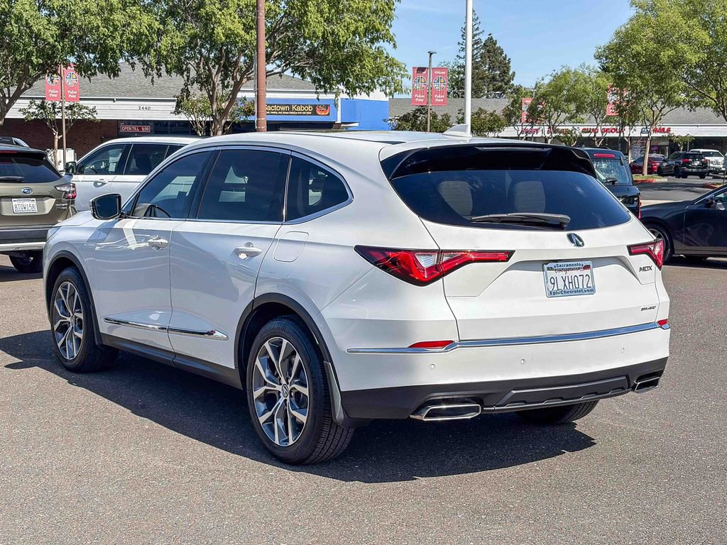 Used 2022 Acura MDX SH-AWD w/ Technology Package image 2