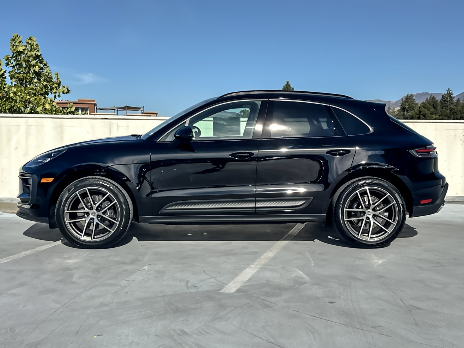 New 2026 Porsche Macan AWD/4WD image 3