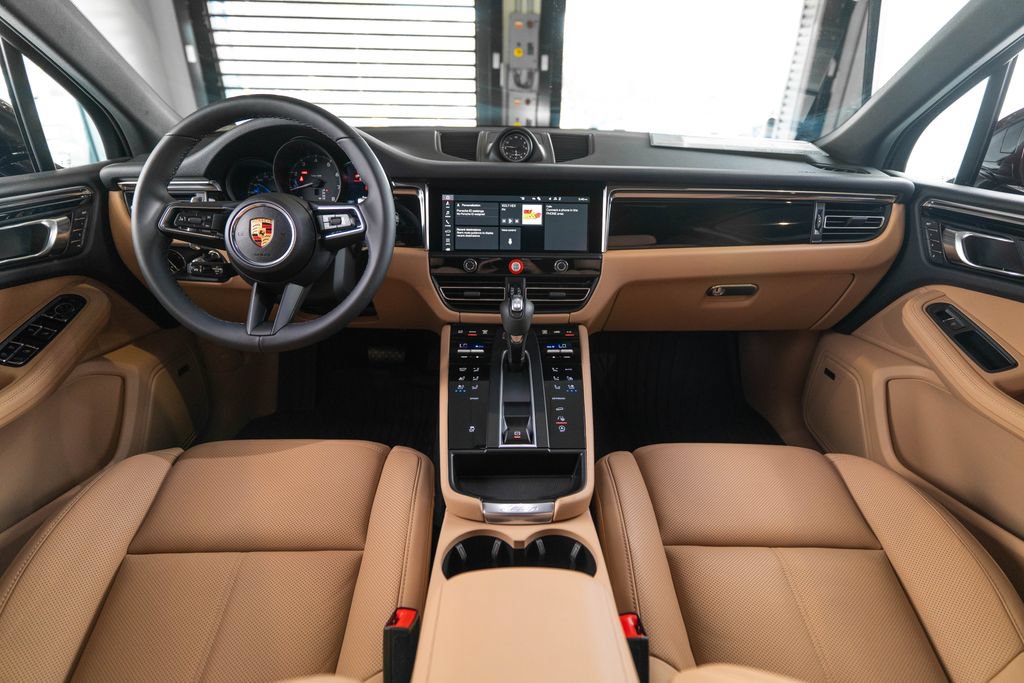 New 2026 Porsche Macan AWD/4WD image 16