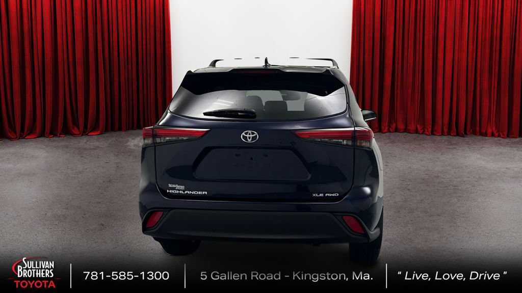 Used 2022 Toyota Highlander XLE AWD/4WD image 6