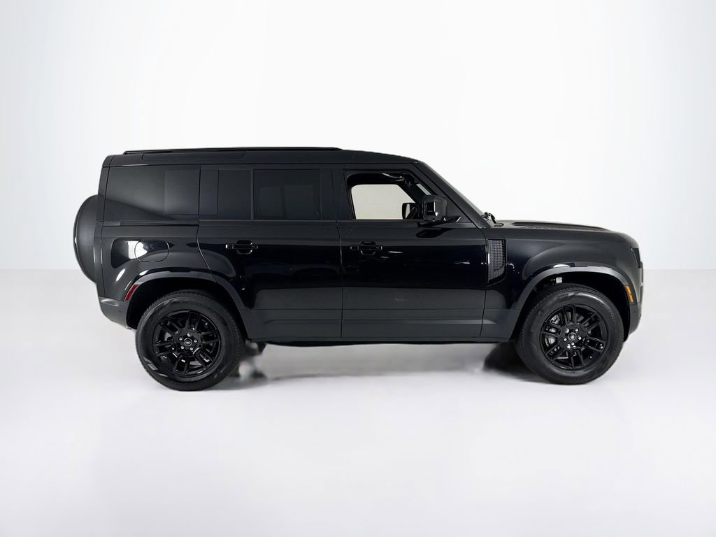 Used 2025 Land Rover Defender 110 S image 6