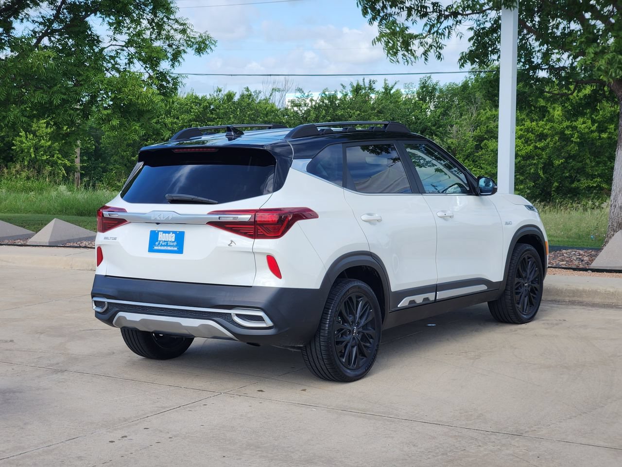 Used 2023 Kia Seltos Nightfall Edition AWD/4WD image 5