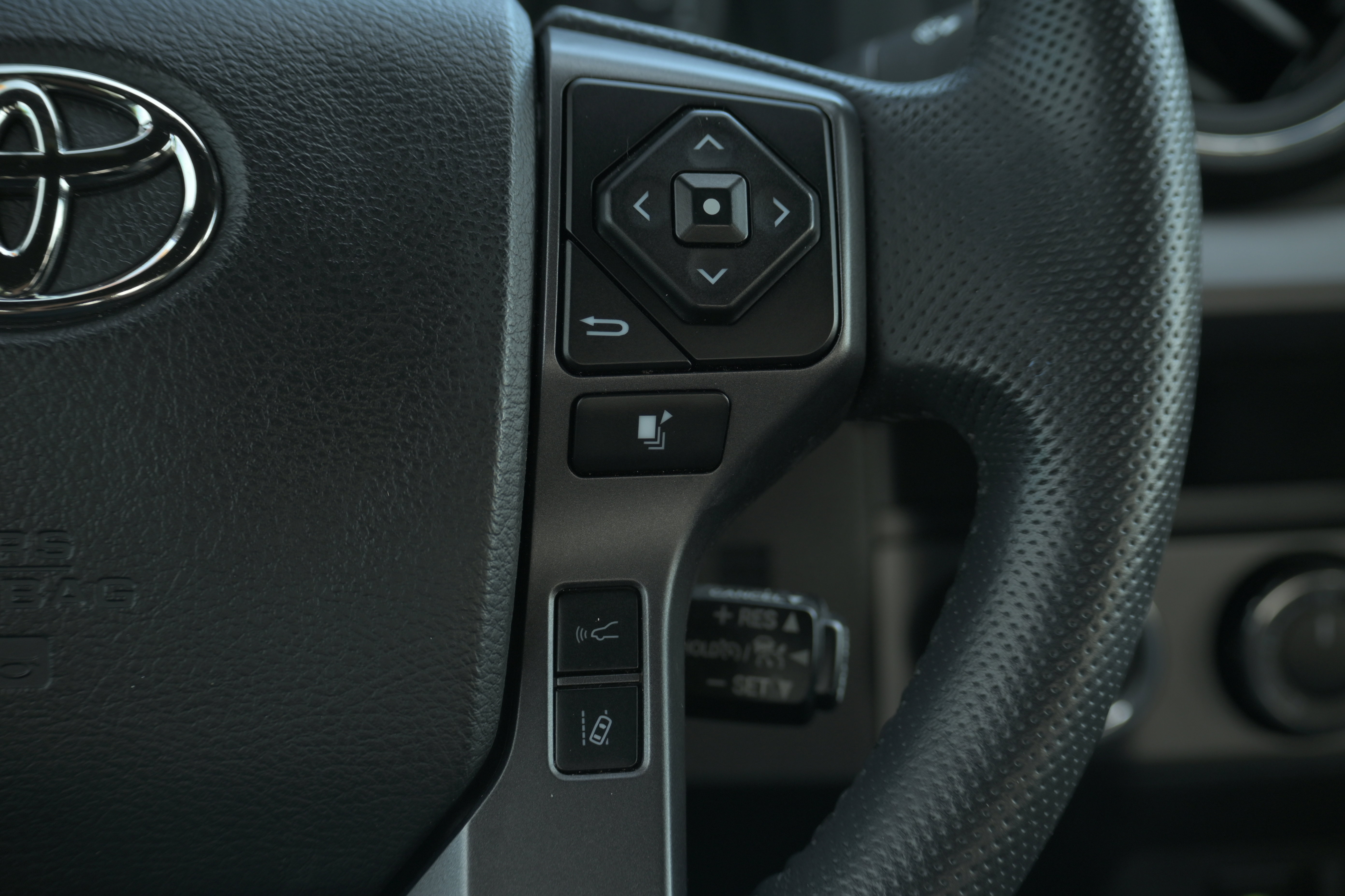 Used 2023 Toyota Tacoma TRD Off-Road w/ TRD Premium Off Road Package image 23