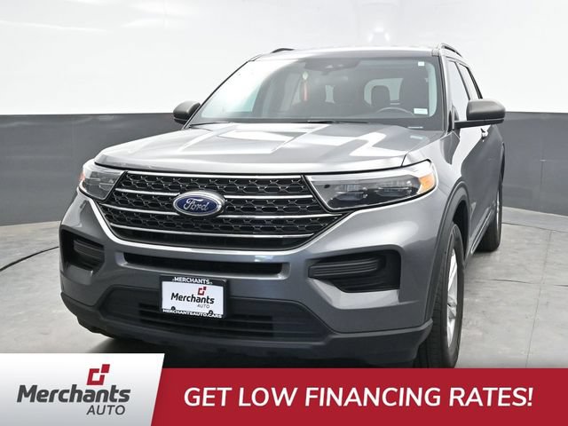 Used 2023 Ford Explorer XLT AWD/4WD image 2
