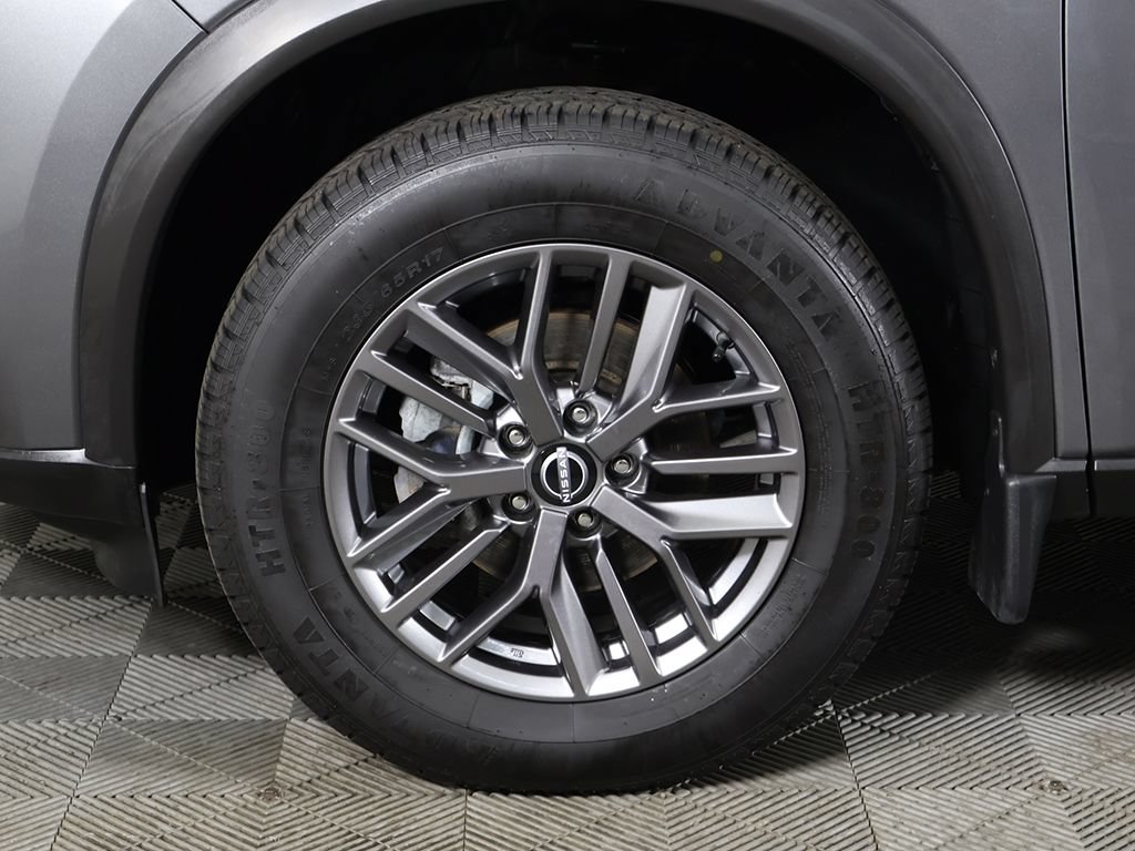 Used 2023 Nissan Rogue S AWD/4WD image 18