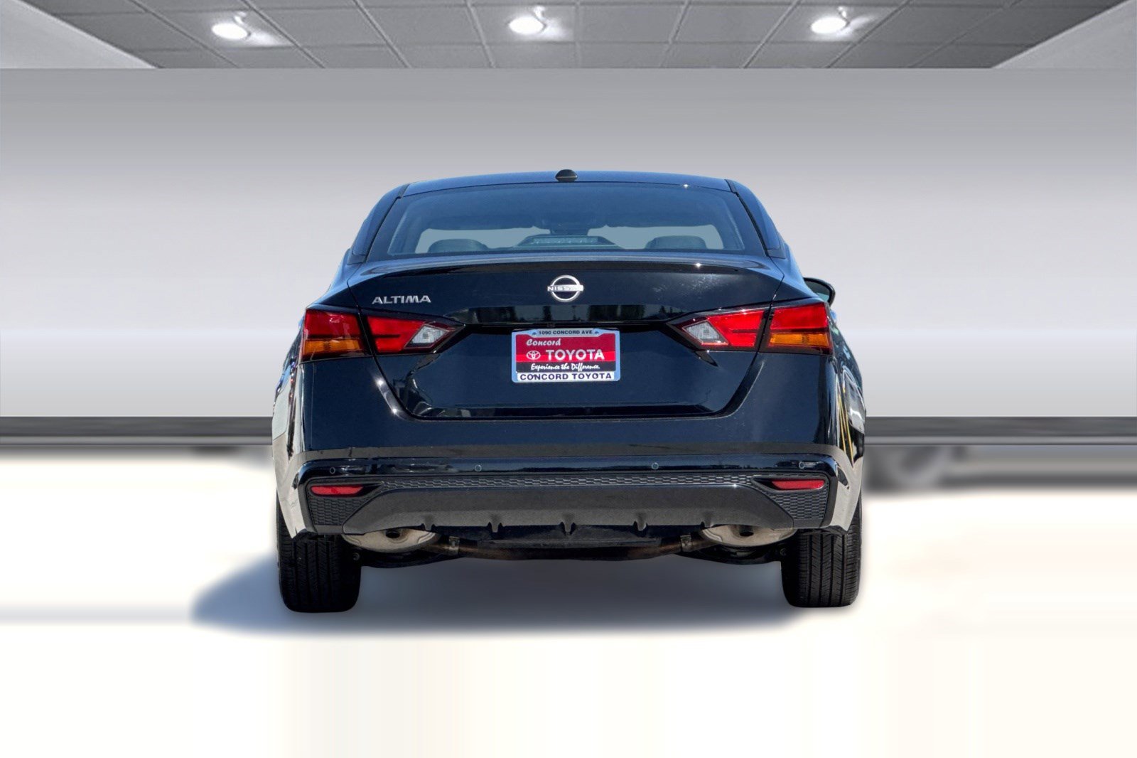 Used 2025 Nissan Altima 2.5 SV FWD image 8