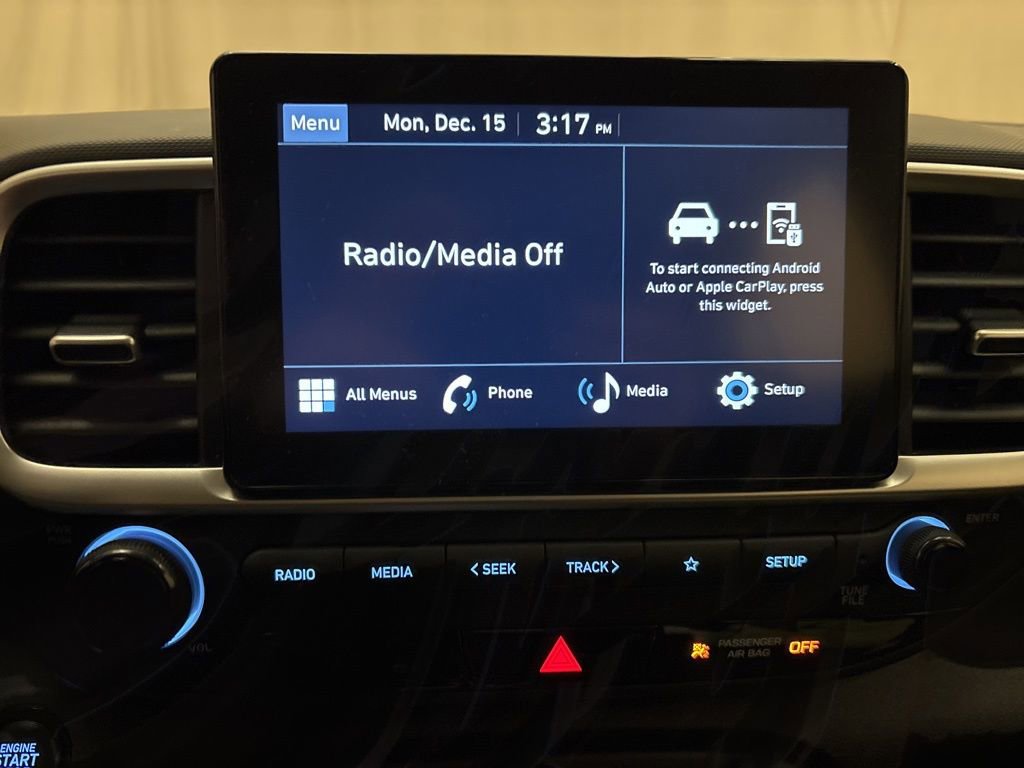 Certified 2025 Hyundai Venue SEL image 17