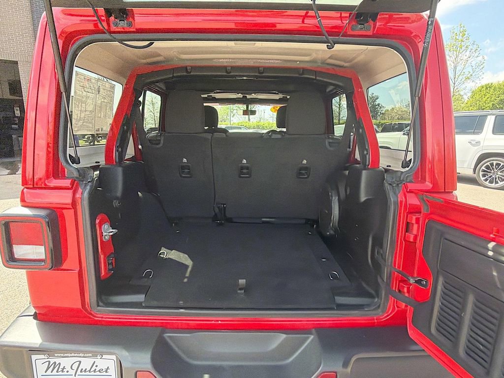 Used 2022 Jeep Wrangler Unlimited Sahara w/ Cold Weather Group image 12