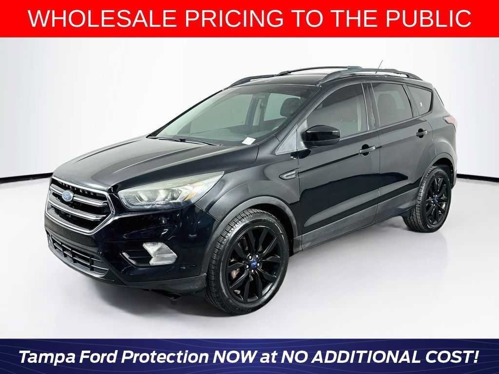 Used 2017 Ford Escape SE w/ SE Sport Appearance Package AWD/4WD image 1