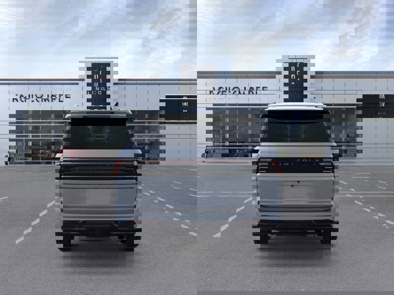 New 2025 Lincoln Navigator Reserve w/ Jet Appearance Package image 5