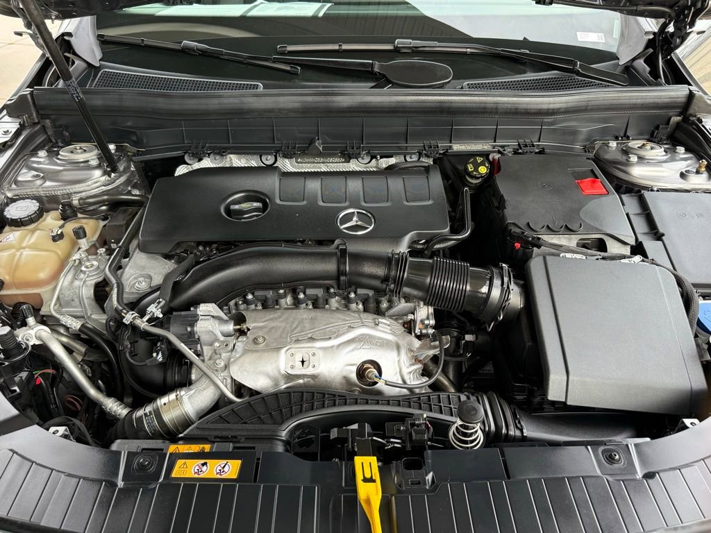 Certified 2021 Mercedes-Benz GLB 250 w/ Premium Package image 12