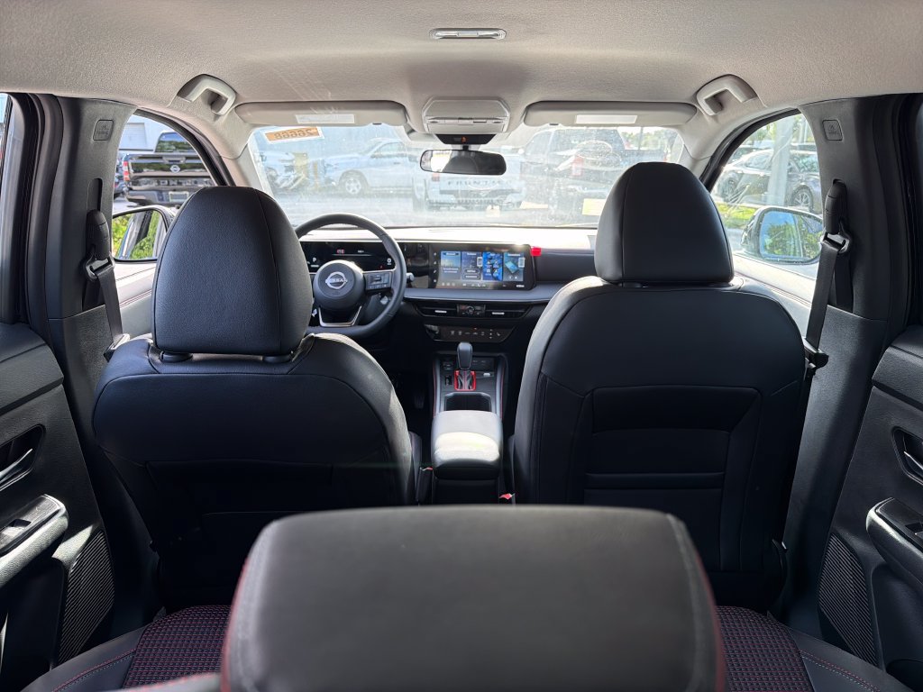 New 2026 Nissan Kicks SR w/ Cold Weather Package FWD image 31