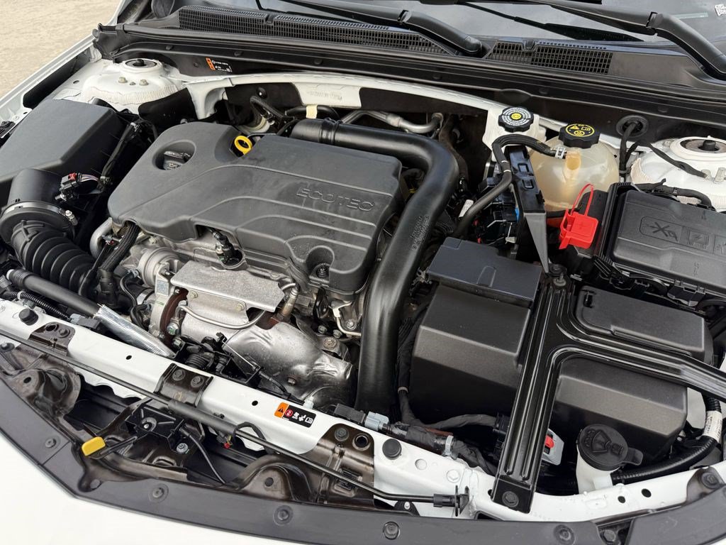 Used 2024 Chevrolet Malibu LT FWD image 32