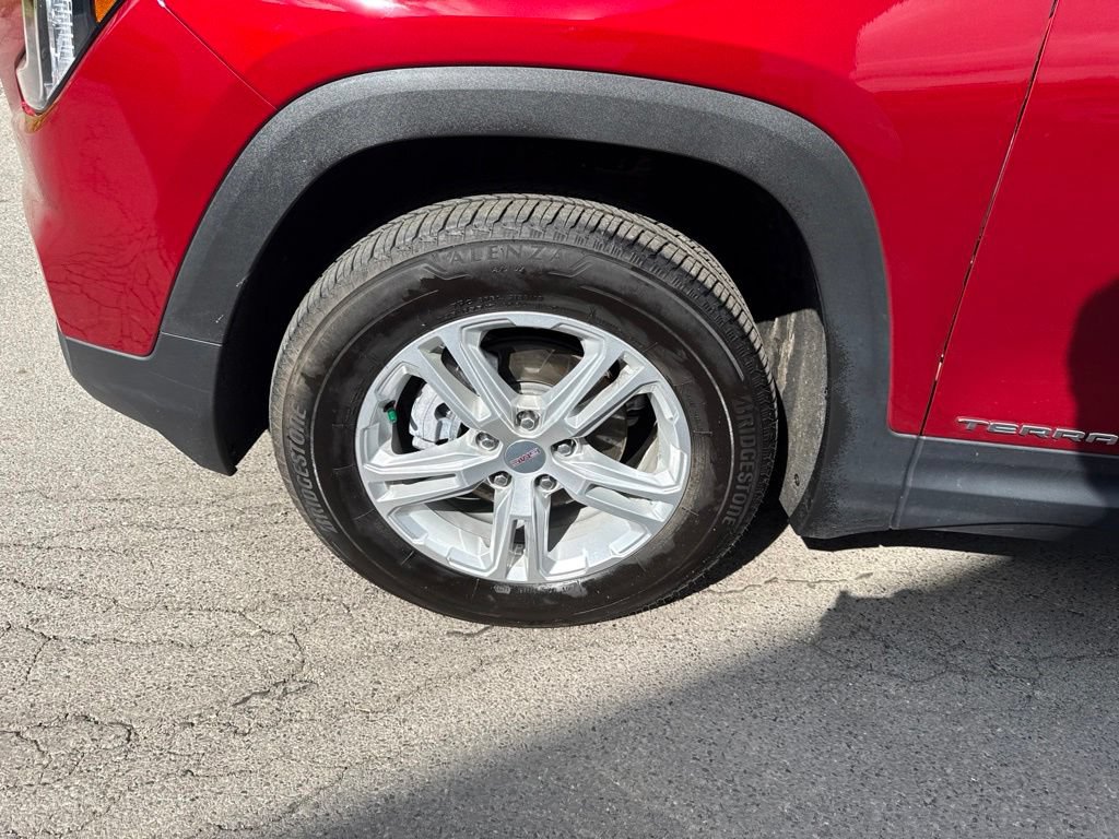 Used 2023 GMC Terrain SLE w/ Driver Convenience Package AWD/4WD image 11