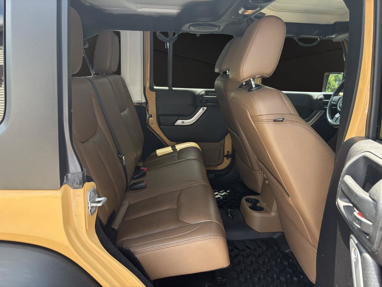 Used 2014 Jeep Wrangler Unlimited Rubicon w/ Dual Top Group AWD/4WD image 19