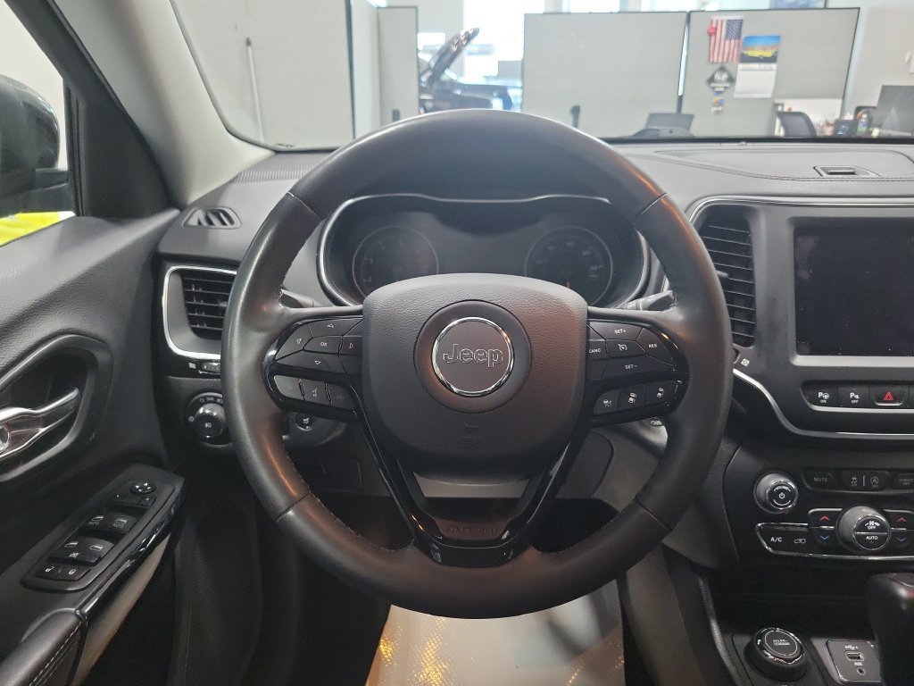 Used 2023 Jeep Cherokee Altitude Lux AWD/4WD image 29