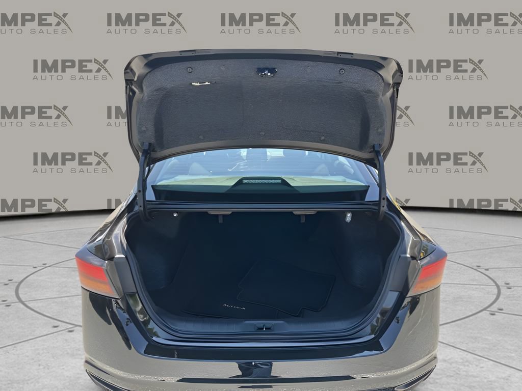 Used 2025 Nissan Altima 2.5 SV FWD image 25