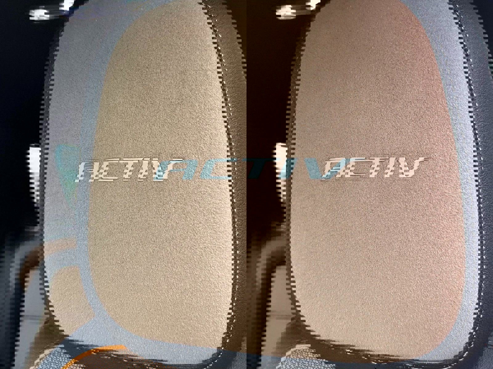 New 2025 Chevrolet Equinox ACTIV w/ Safety and Technology Package image 62