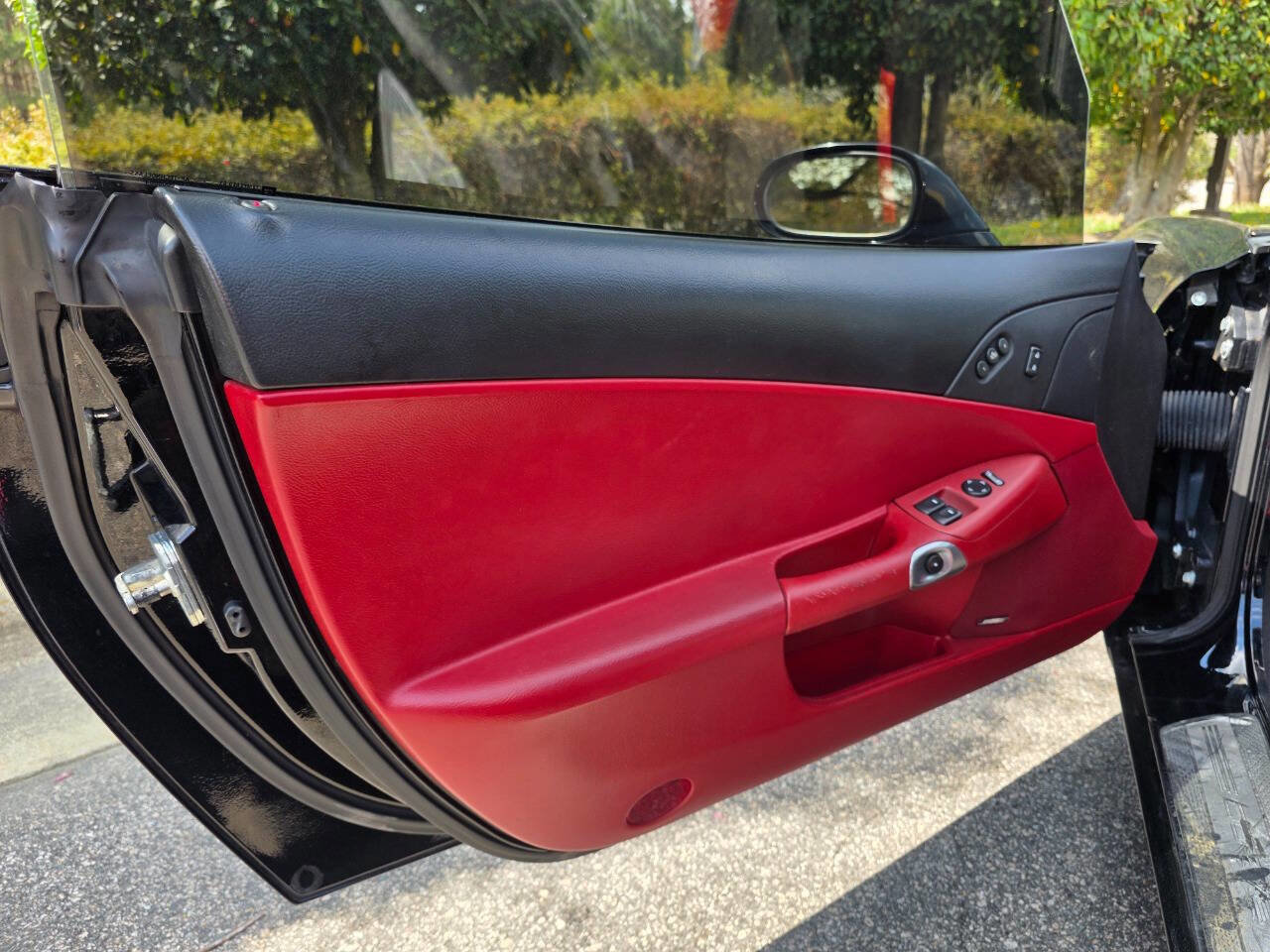 Used 2007 Chevrolet Corvette Convertible w/ Preferred Equipment Group image 11