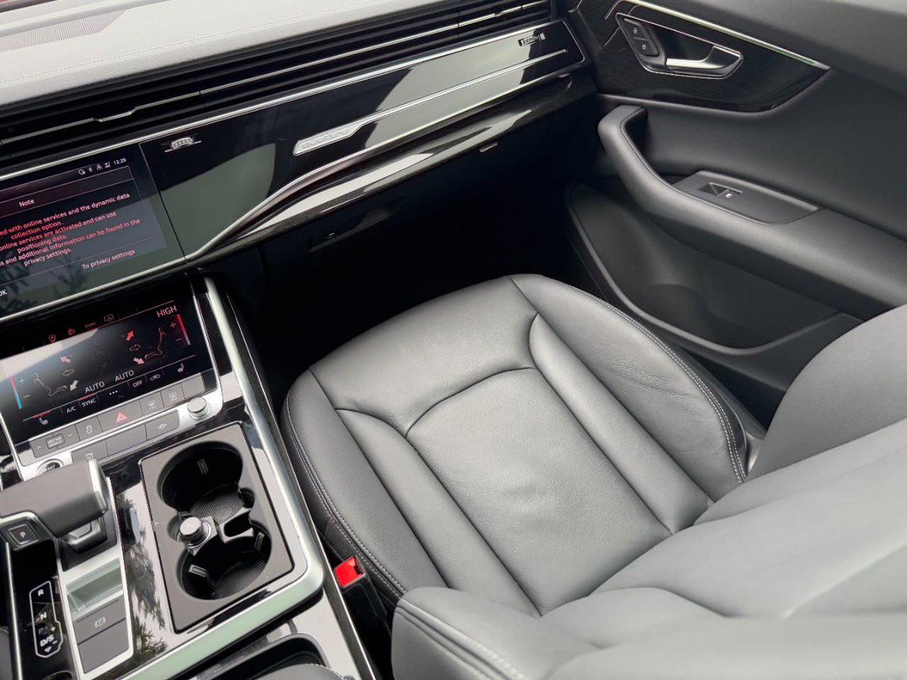 Used 2025 Audi Q7 2.0T Premium w/ Convenience Plus Package image 15