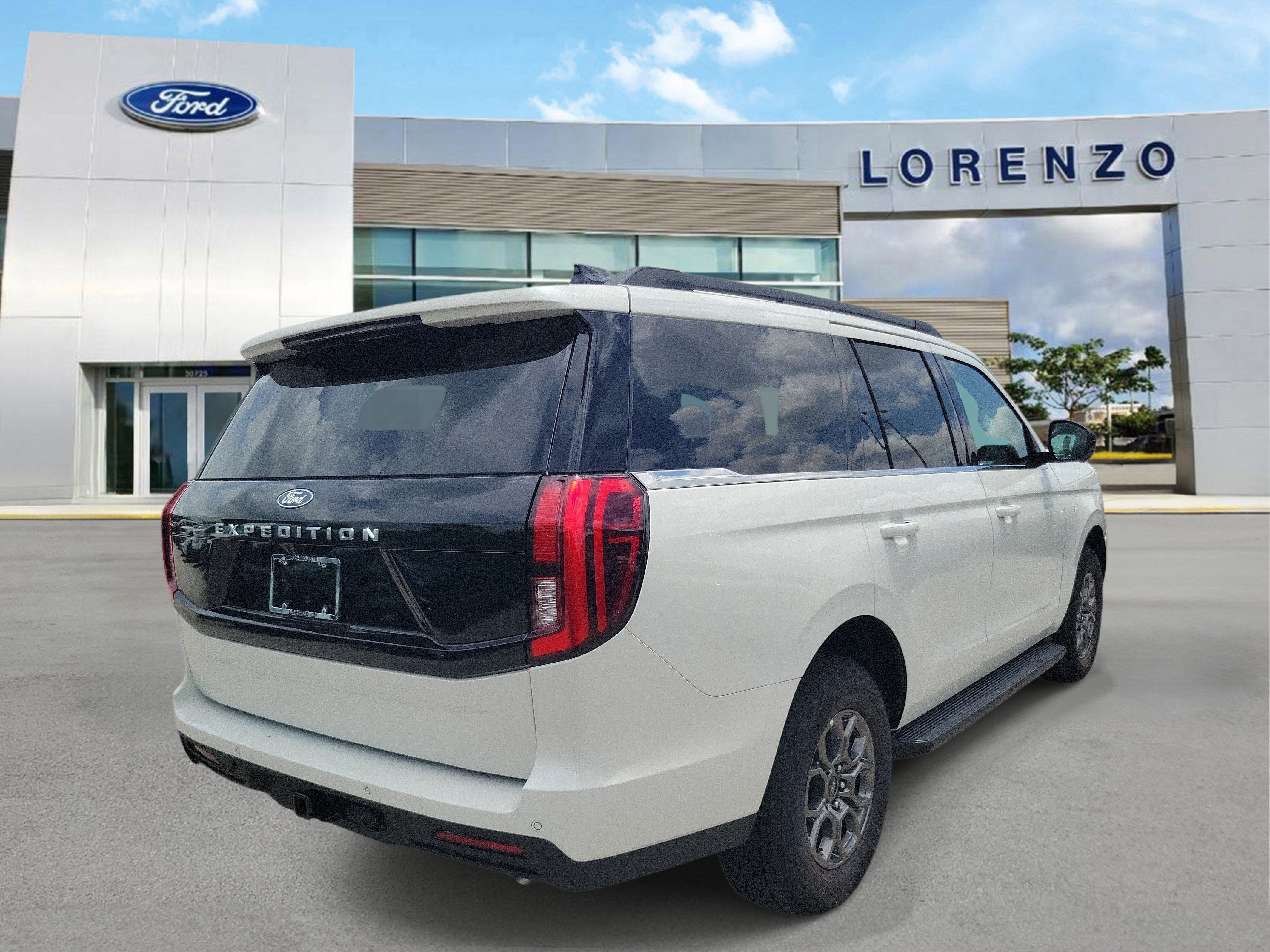 New 2027 Ford Expedition Active RWD image 4