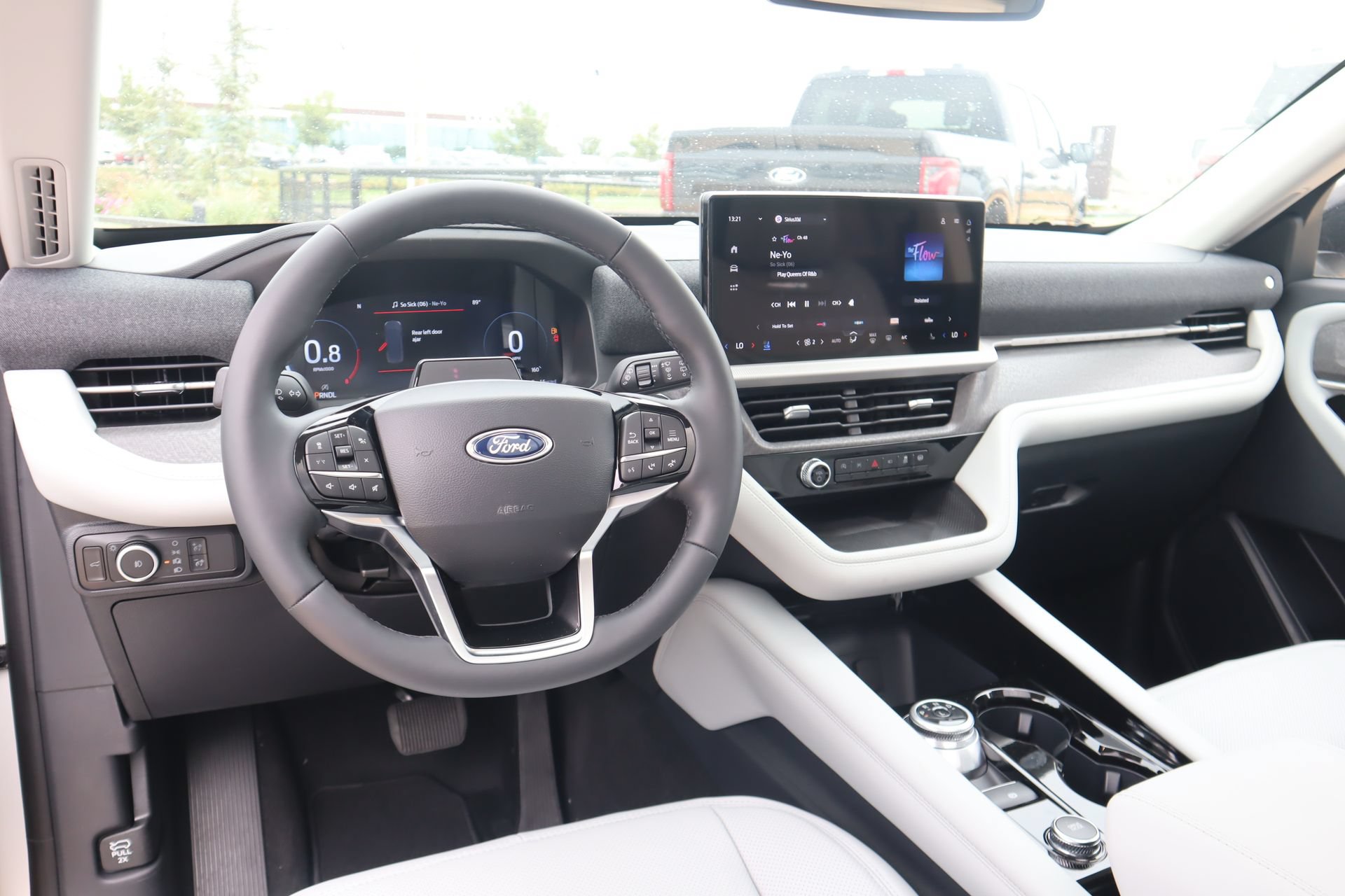 New 2026 Ford Explorer Platinum w/ LUX Leather Package AWD/4WD image 2