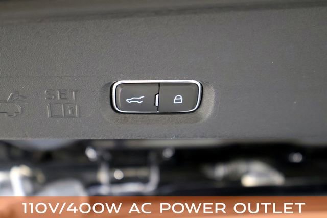 Used 2025 Ford Expedition Active image 19