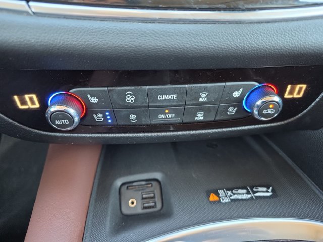 Used 2021 Buick Enclave Avenir w/ Avenir Technology Package FWD image 4
