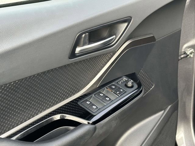 Used 2019 Toyota C-HR XLE image 16