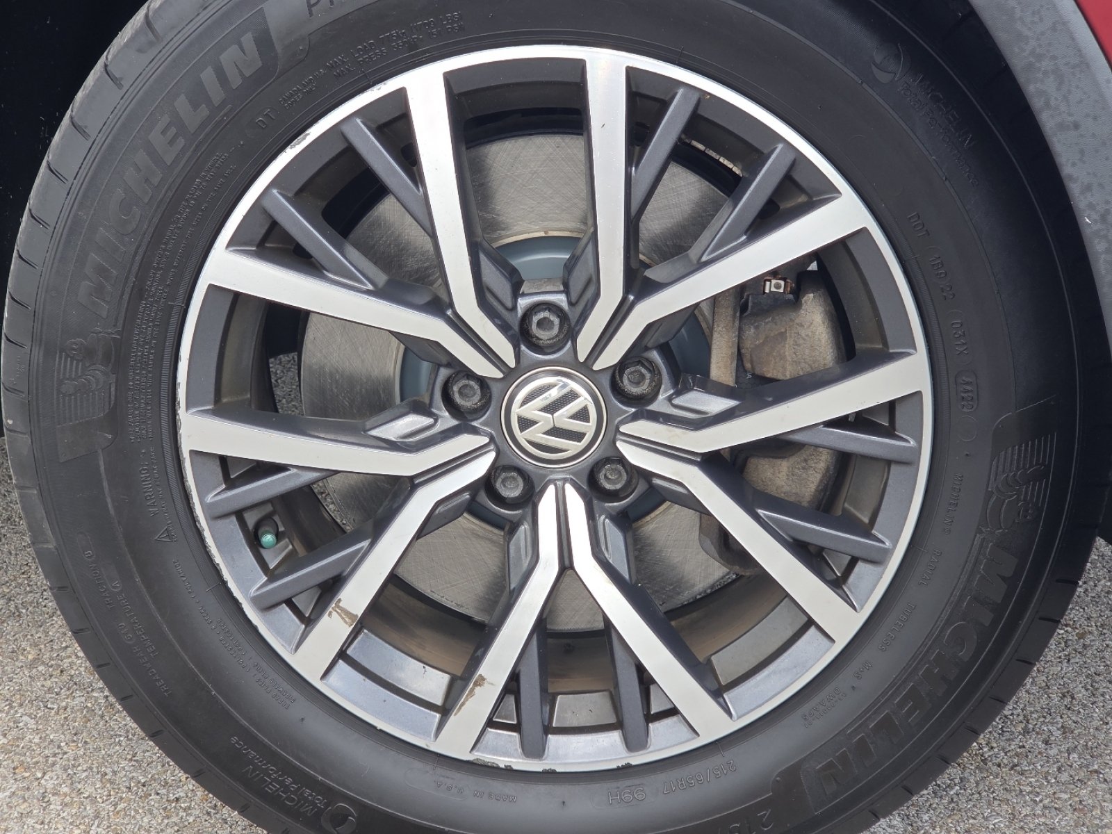 Used 2019 Volkswagen Tiguan SE w/ Panoramic Sunroof Package AWD/4WD image 9