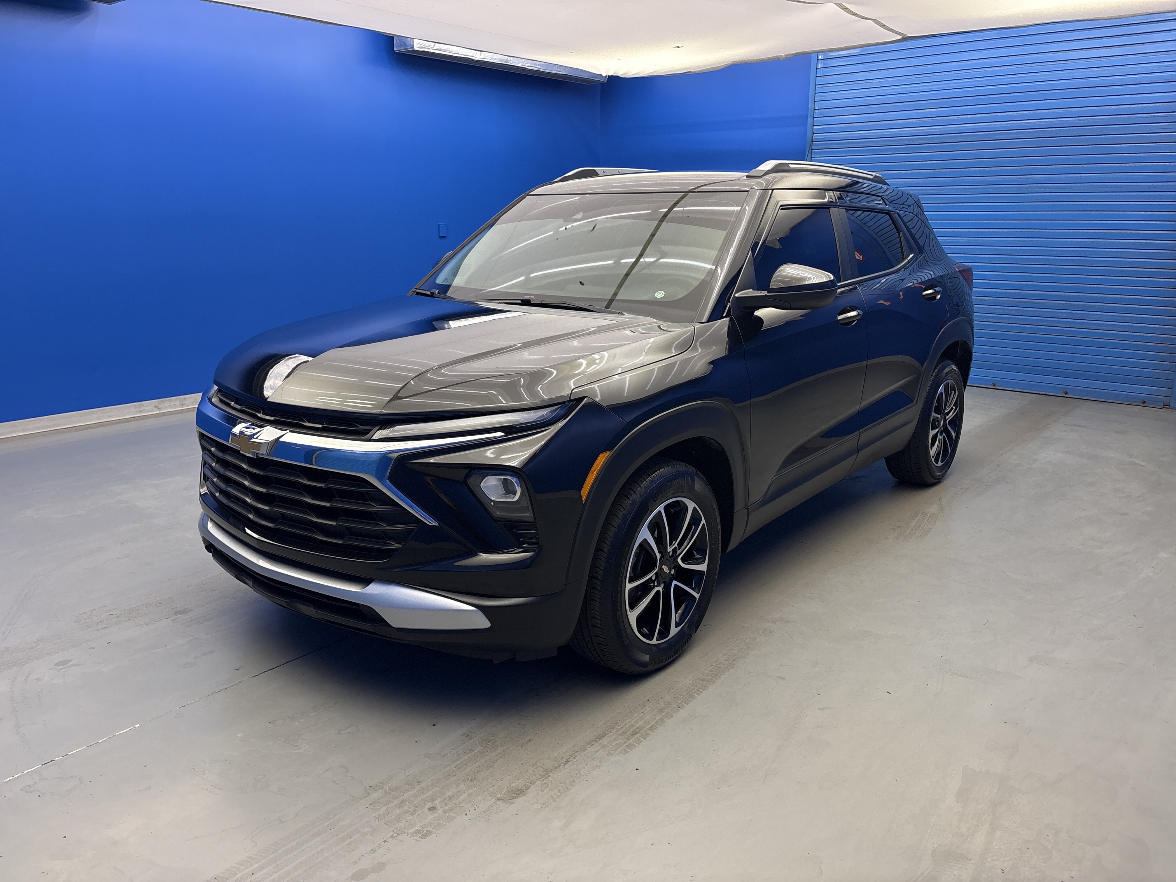 Used 2025 Chevrolet TrailBlazer LT w/ Convenience Package FWD image 4