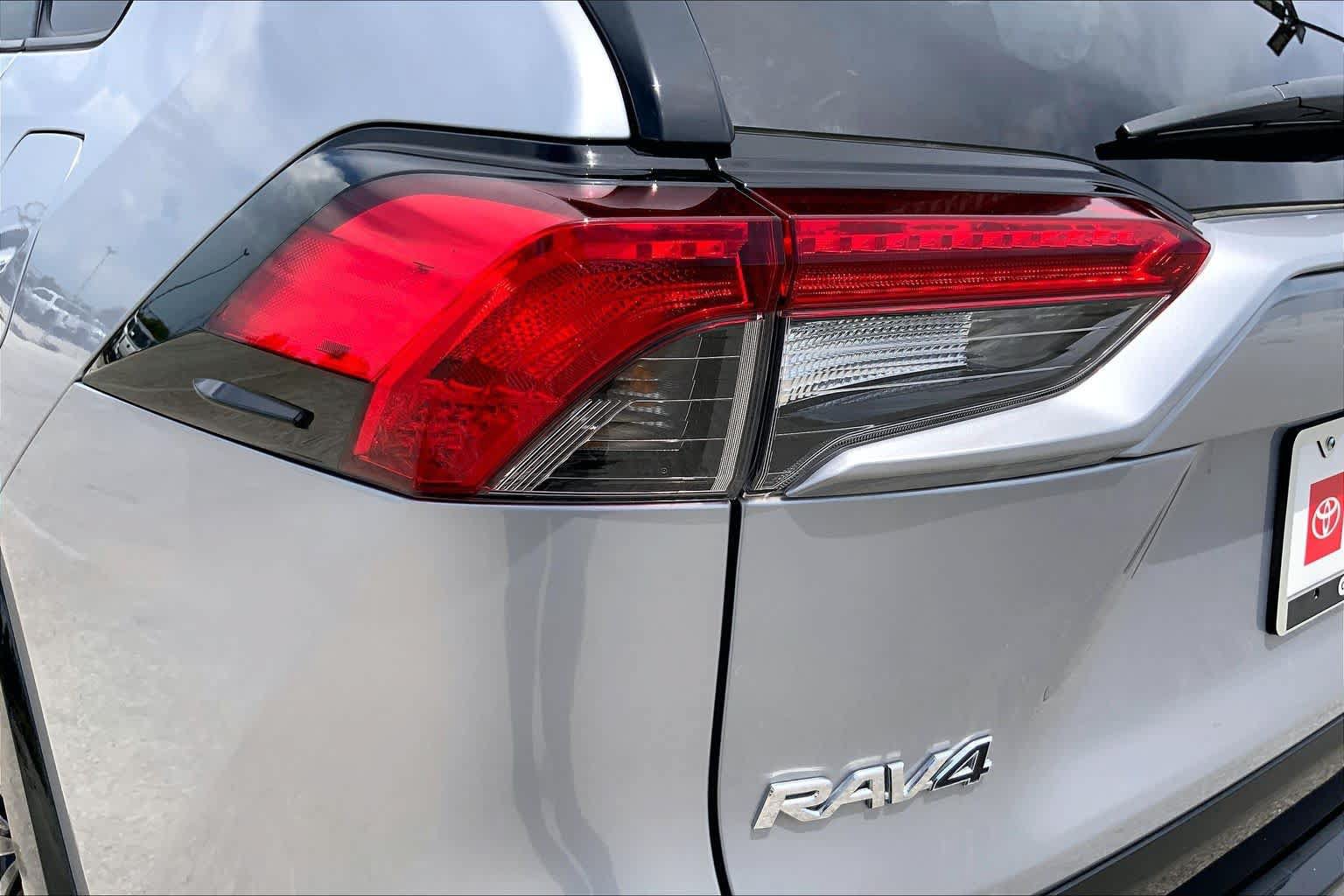 Used 2023 Toyota RAV4 SE w/ Convenience Package AWD/4WD image 28