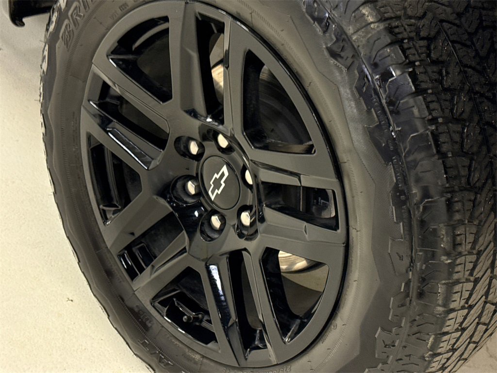 Used 2025 Chevrolet Silverado 1500 Custom Trail Boss w/ LPO, Dark Essentials Package image 12