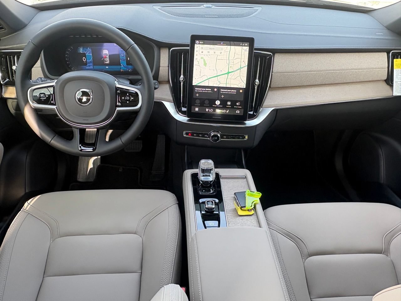 New 2026 Volvo XC90 B6 Plus w/ Protection Package Premier AWD/4WD image 10
