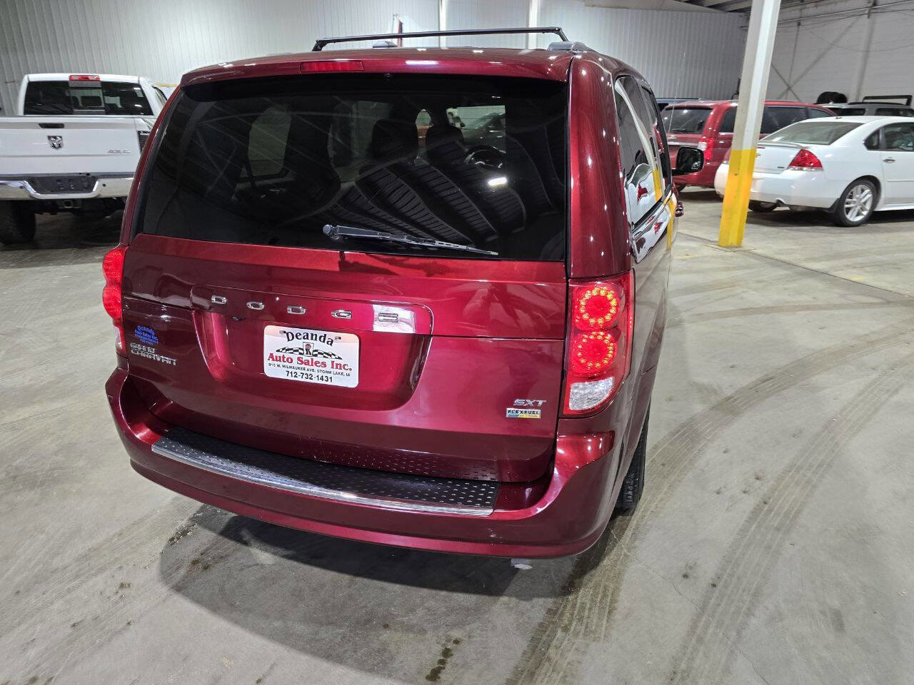 Used 2019 Dodge Grand Caravan SXT image 11