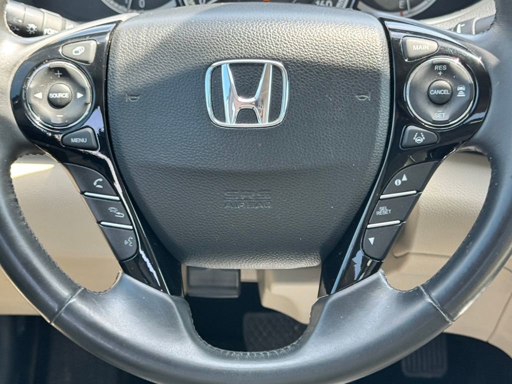 Used 2016 Honda Accord Touring image 21