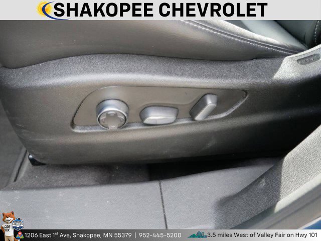 Used 2024 Cadillac XT4 Premium Luxury image 10