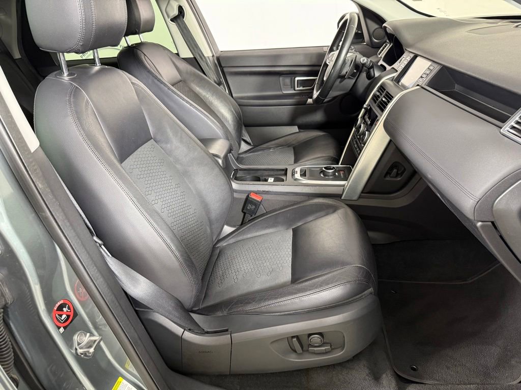 Used 2017 Land Rover Discovery Sport SE AWD/4WD image 17