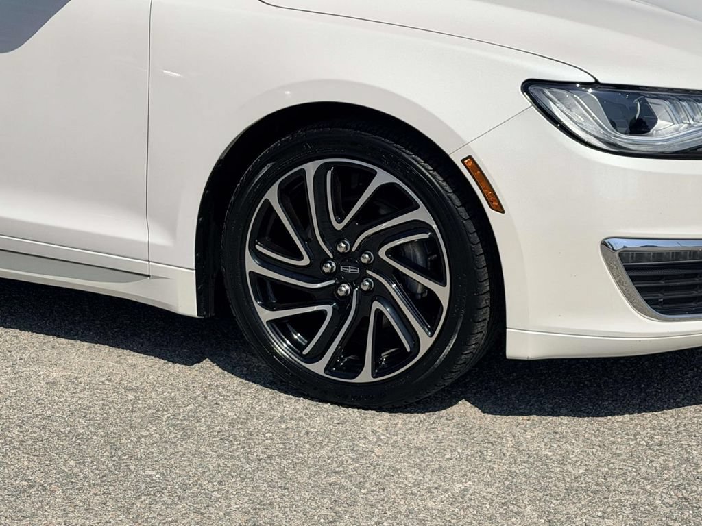 Used 2020 Lincoln MKZ w/ Convenience Package FWD image 25