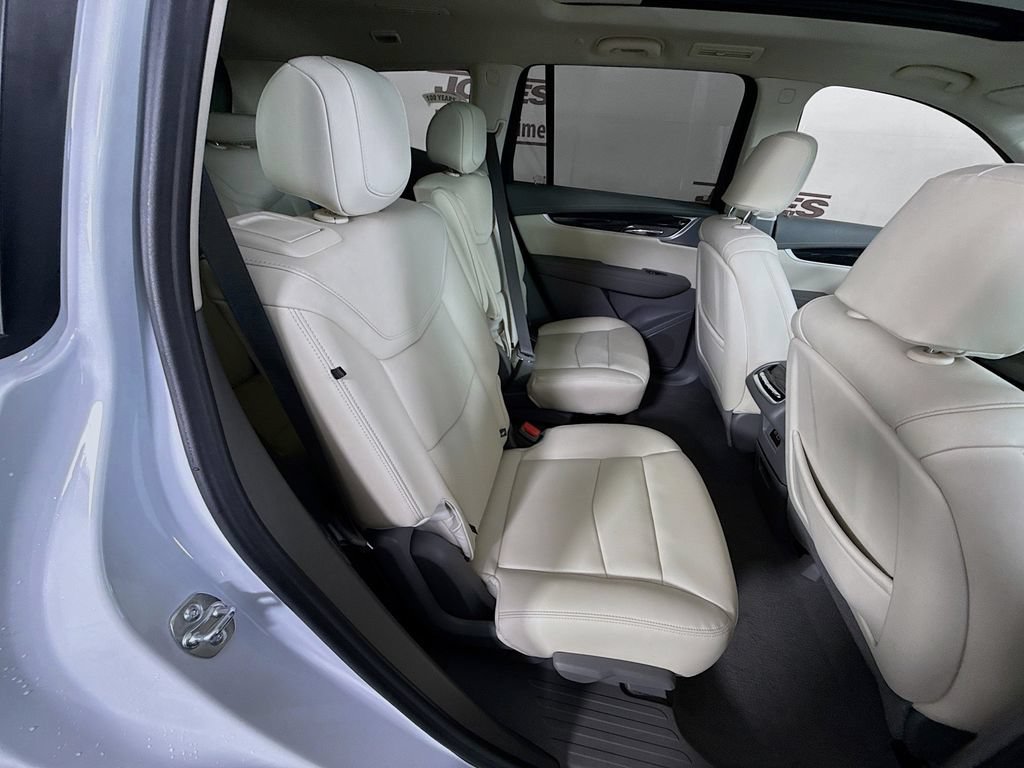 Used 2025 Cadillac XT6 Premium Luxury w/ LPO, Floor Liner Package AWD/4WD image 34