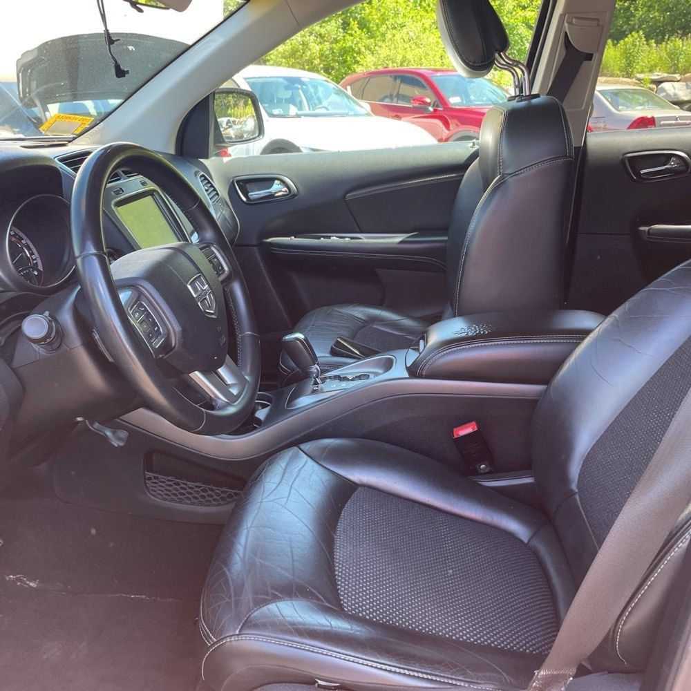 Used 2018 Dodge Journey Crossroad w/ Nav & Sun Group FWD image 5