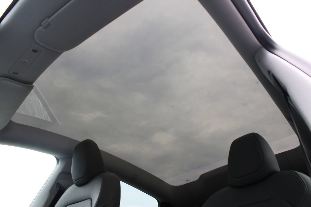 Used 2026 Tesla Model Y Long Range AWD/4WD image 25